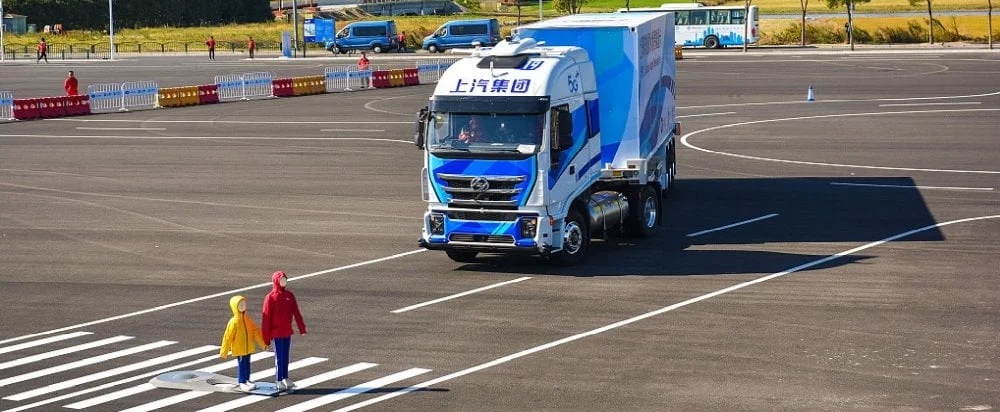 Ein autonom fahrender LKW von SAIC Motors.