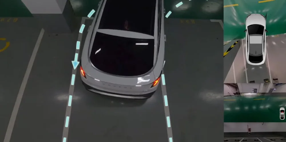 Ein autonom fahrendes Auto der Marke ARCFOX parkt automatisch in einem Parkhaus ein.