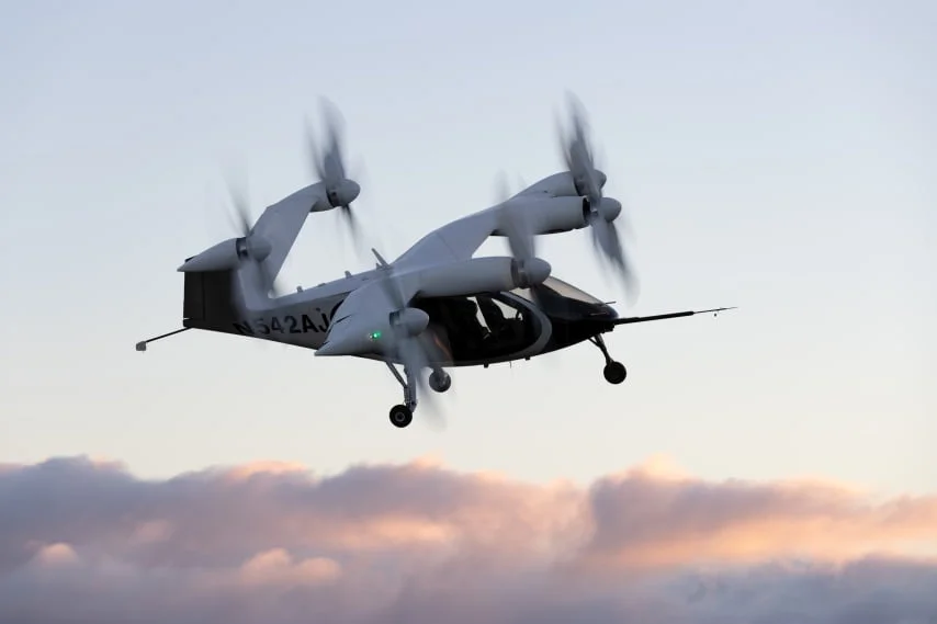 Ein eVTOL von Hersteller Joby Aviation in der Luft.