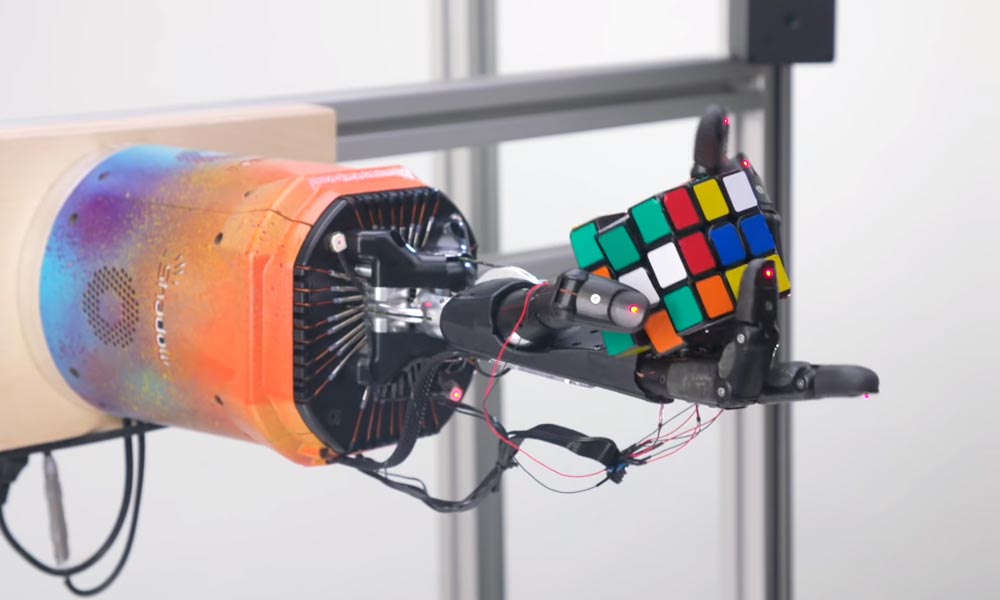 Mit nur einer Hand: OpenAI-Roboter löst den Zauberwürfel