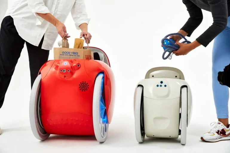 Ein großer Transportroboter und ein kleiner Transportroboter.