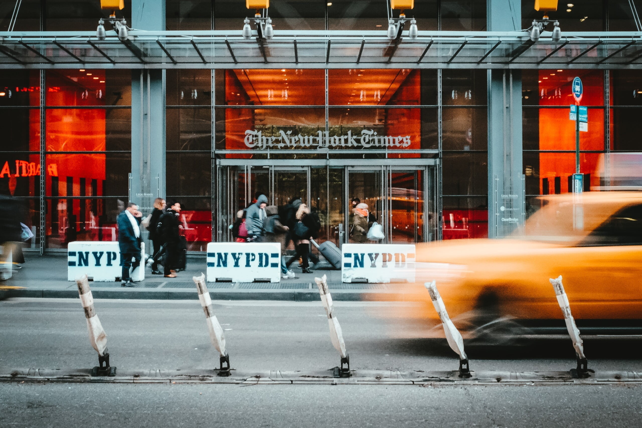New York Times bereitet wegweisende Klage gegen OpenAI vor - Bericht
