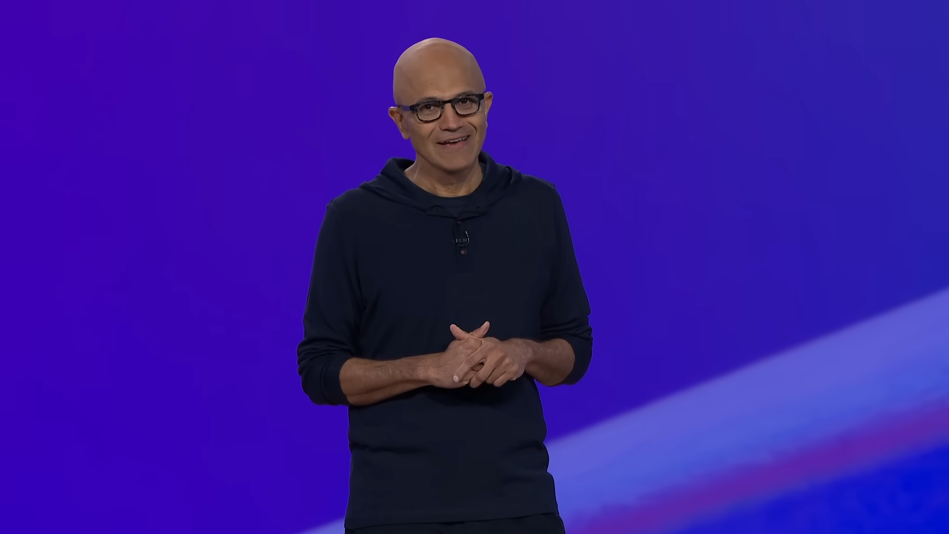Laut Microsoft-CEO Satya Nadella sollte KI besser nicht KI heißen