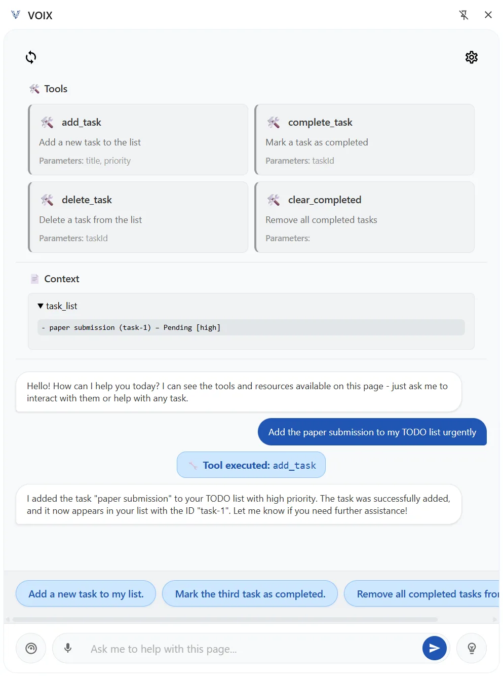 VOIX Chrome-Erweiterung-Seitenleiste mit vier LLM-Tools und einem Chat-Interface zur Verwaltung von Aufgaben.